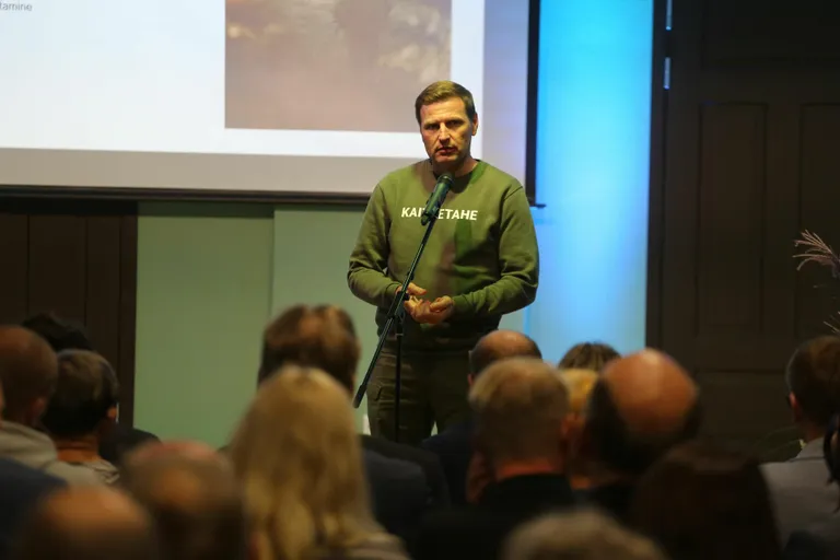Kaitseminister Hanno Pevkur on Kantar Emori küsitluse järgi kõige usaldatum minister Eestis, seda hoolimata Nursipalu laiendamisega kaasnenud negatiivsest tähelepanust. Rasked otsused ei pea tähendama alati kehva reitingut.