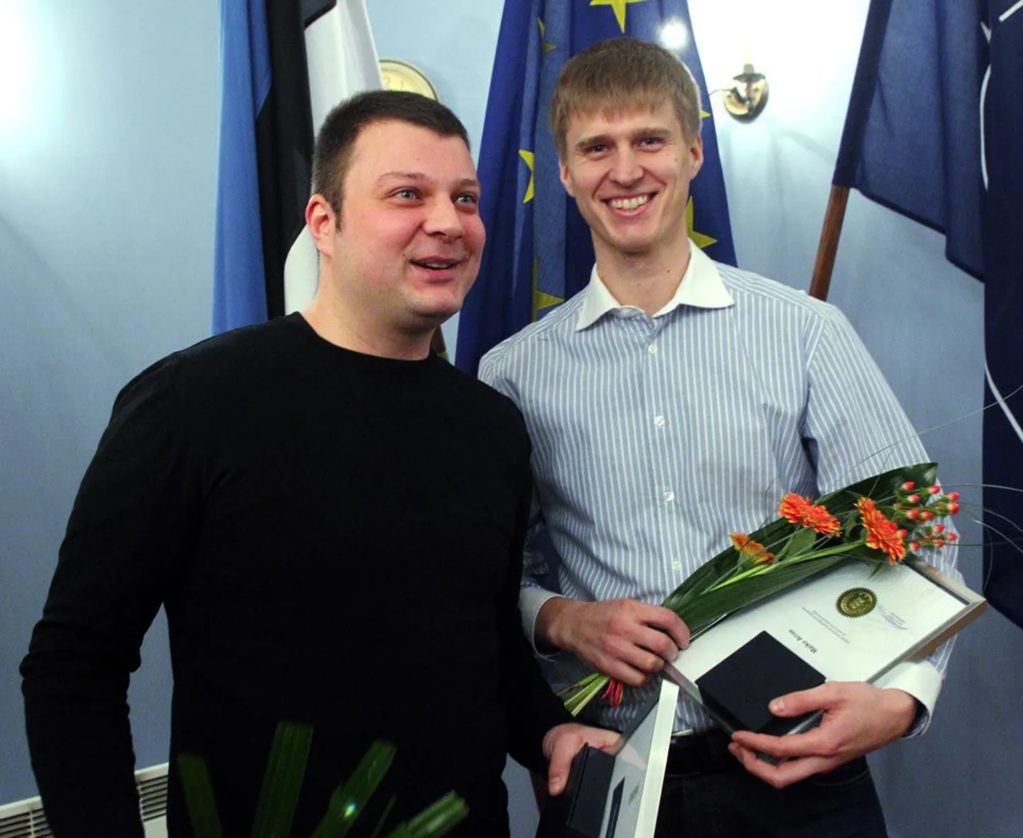 Maiko Arras (paremal) ja Arti Mustkivi (vasakul) märkasid tänavu septembris Tallinnas kahe mehe tüli ning neist ühe lahkudes avastasid, et kannatanut olid löödud noaga.