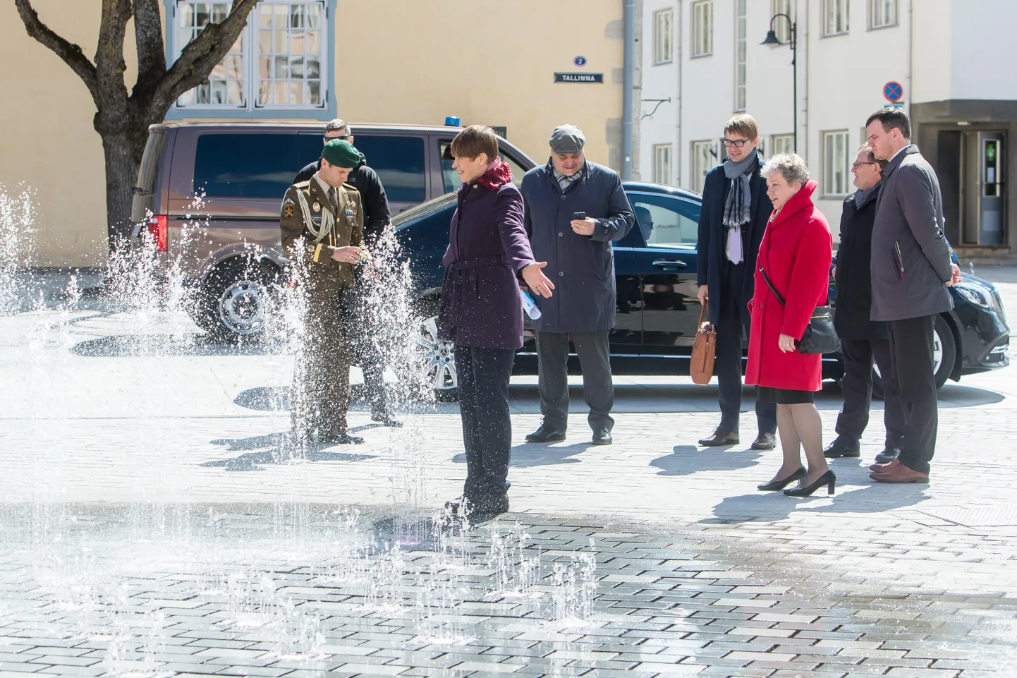 President Kersti Kaljulaid Kuressaare keskväljakul