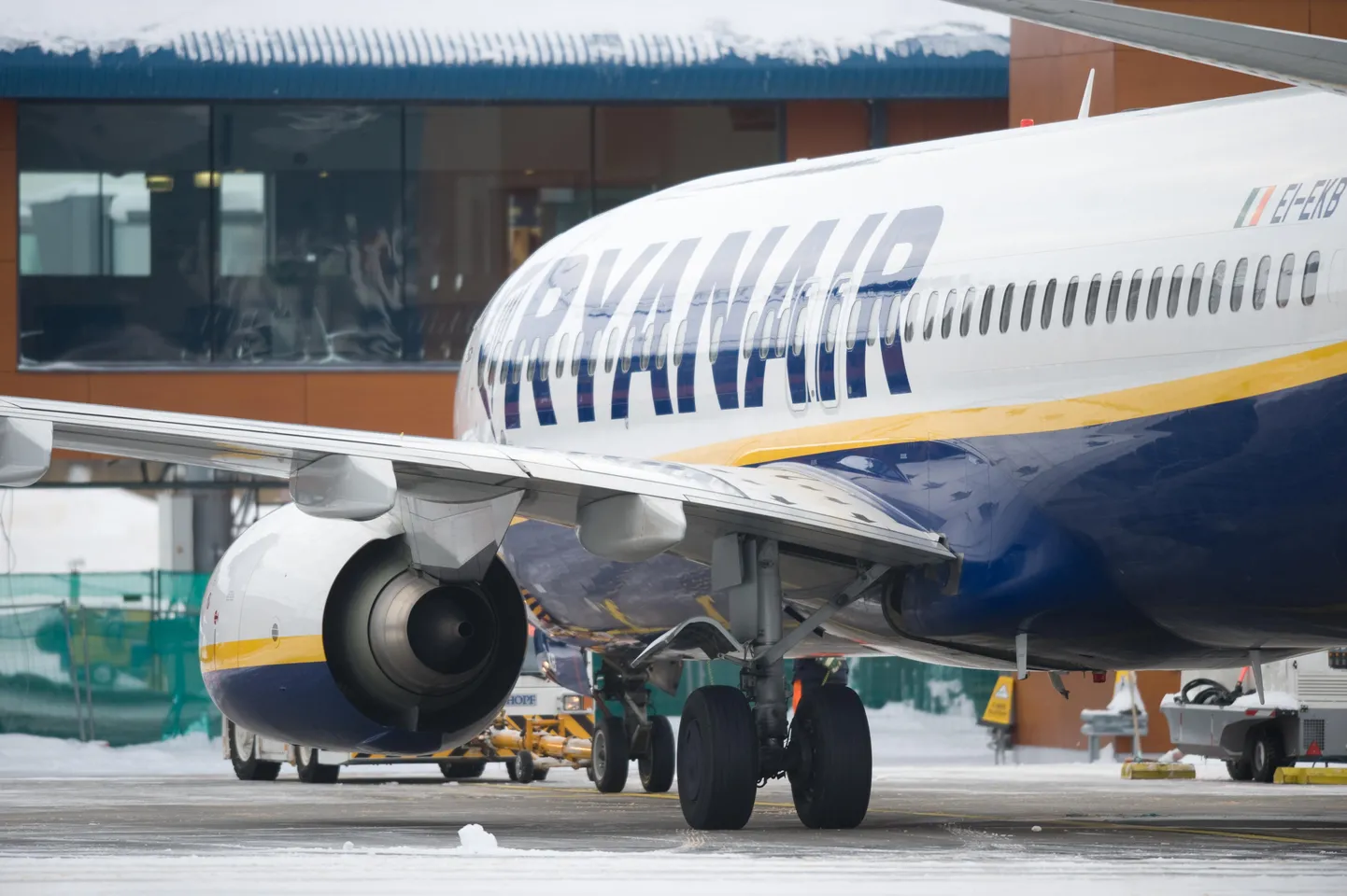 Ryanairi lennuk Tallinna lennujaamas
