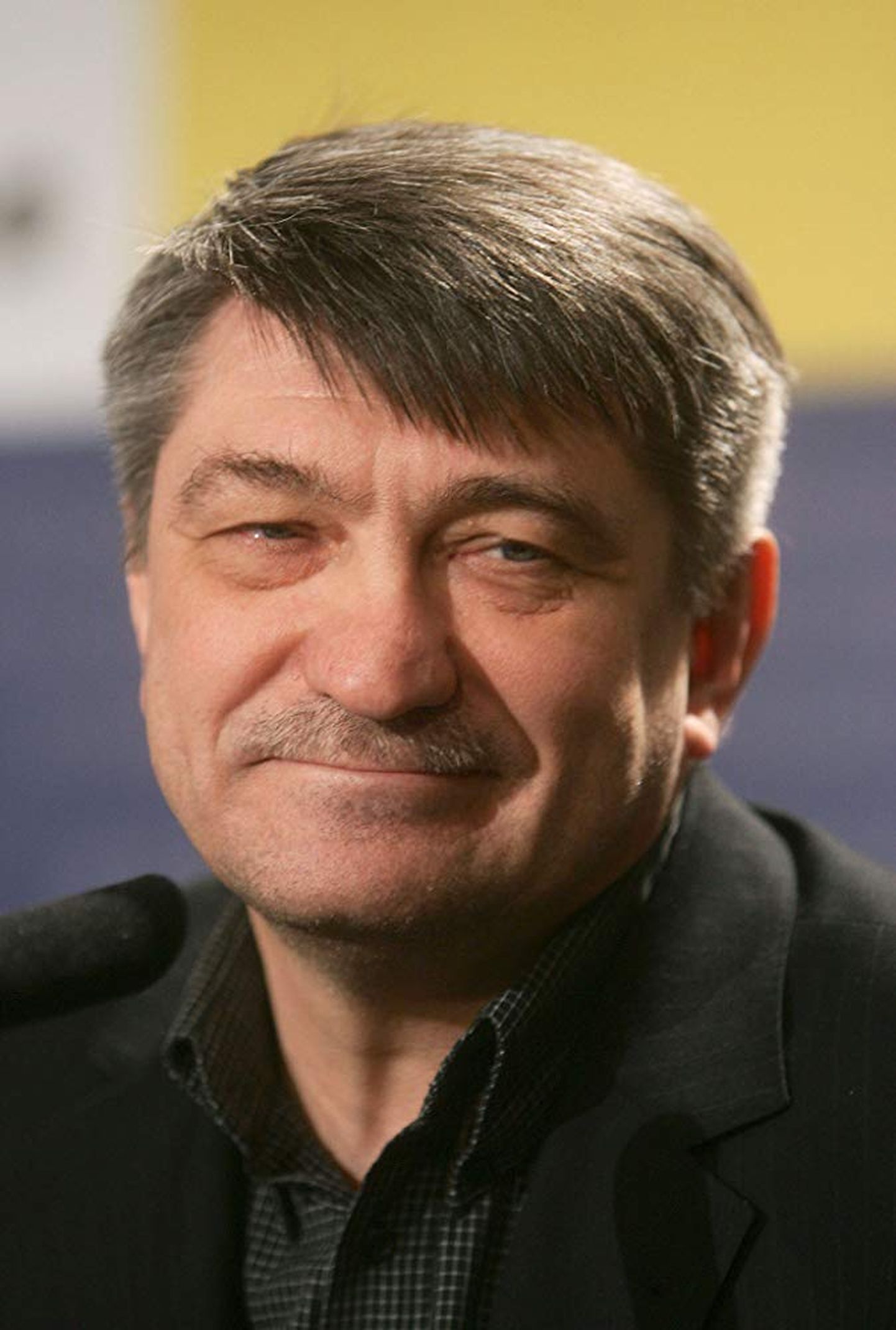 Vene kuulsamaid elavaid režissööre Aleksandr Sokurov on 17 mängu- ja 35 dokumentaalfilmi autor, kelle mängufilm "Faust" võitis 68. Veneetsia filmifestivali peaauhinna Kuldlõvi.
