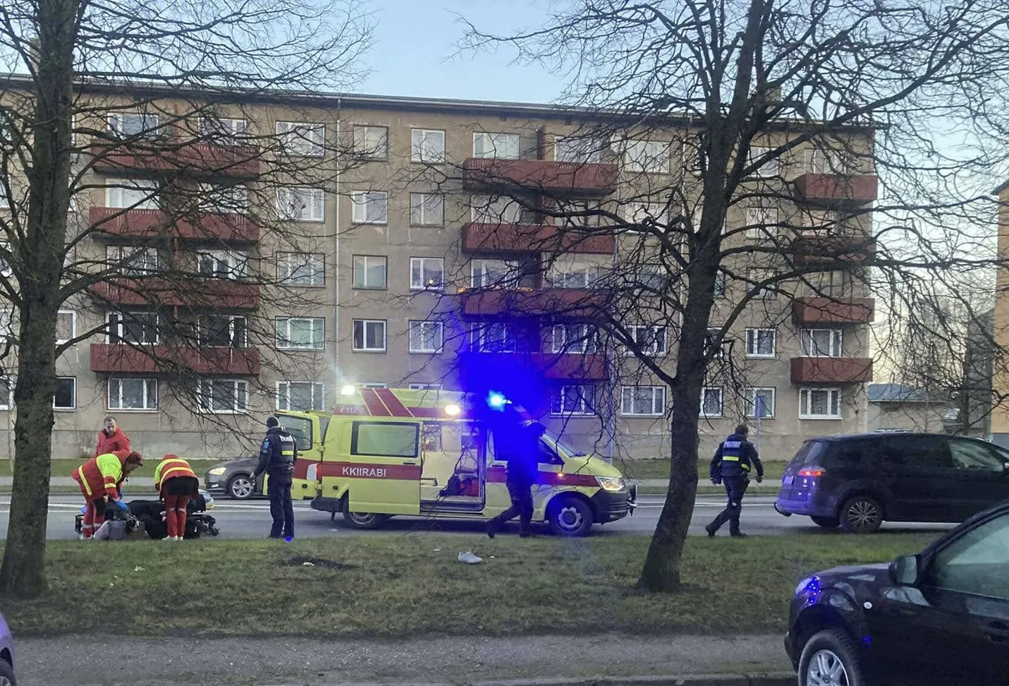 Õnnetus 9. detsembri hommikul J. Smuuli tänaval, kus õnnetusse sattus teed ületanud jalakäia. Foto illustratiivne.