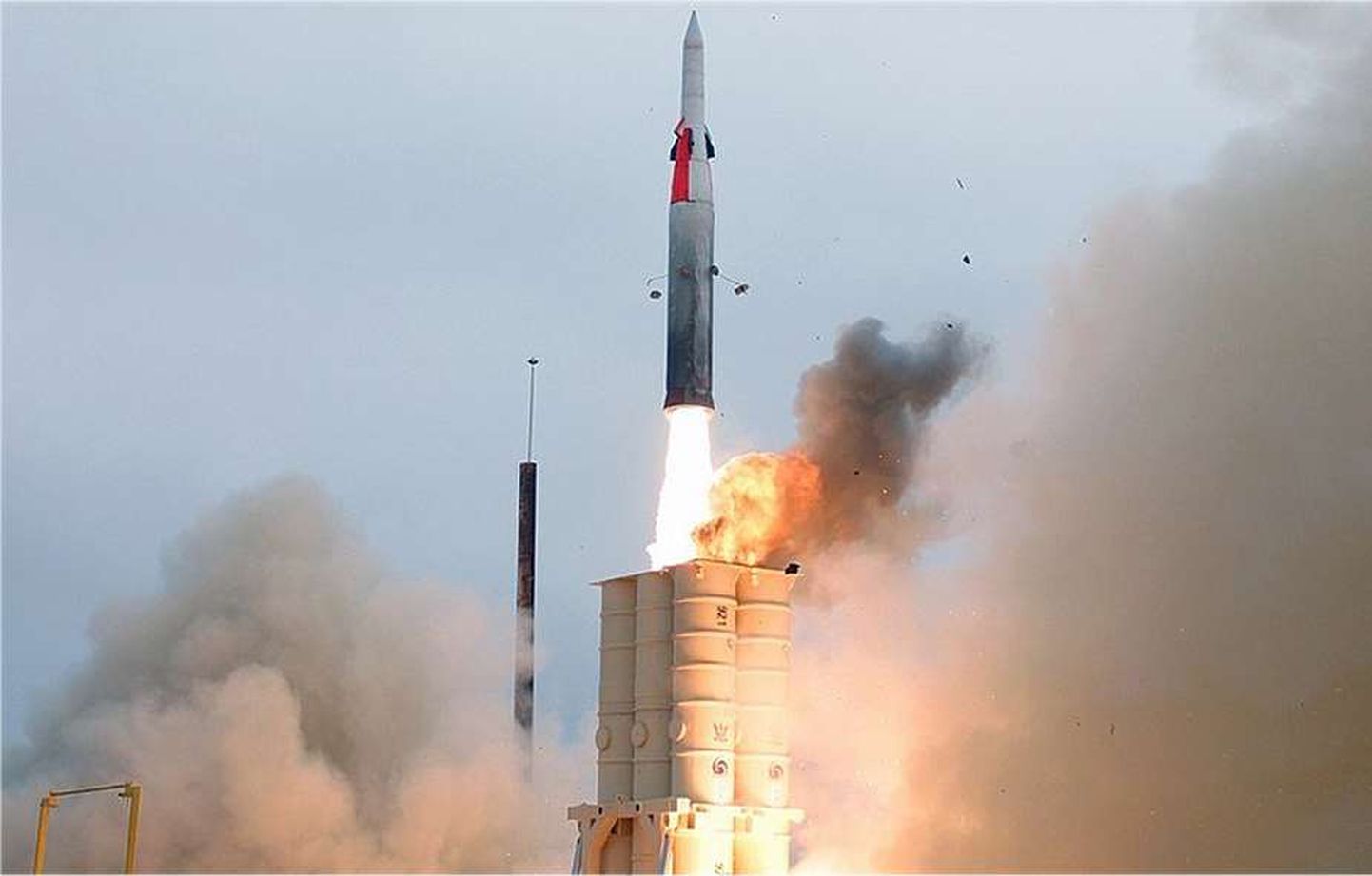 Iisraeli Arrow 3 on ballistiliste rakettide vastane rakett, mis on mõeldud pikamaa rakettide tõrjeks ja hävitamiseks.