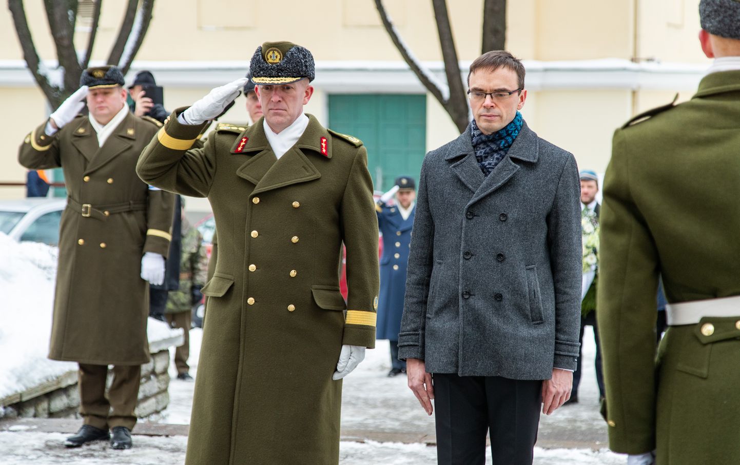Tartu rahu 99. aastapäeva tähistamine Tallinnas. Reaali Poisi mälestusmärgile asetas pärja välisminister Sven Mikser.