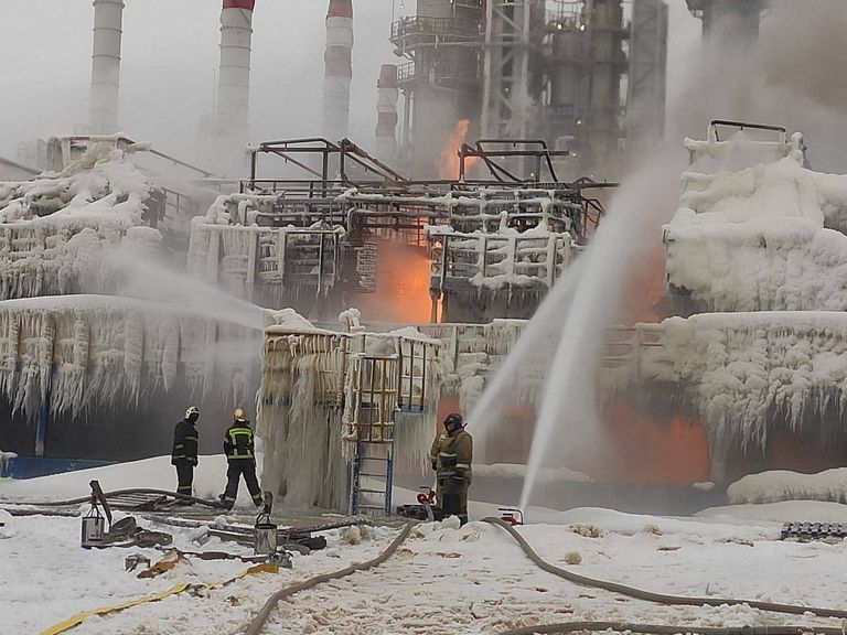 Последствия удара беспилотника по газовому терминалу в порту Усть-Луга, Россия, Ленинградская область, 21 января 2024 года.