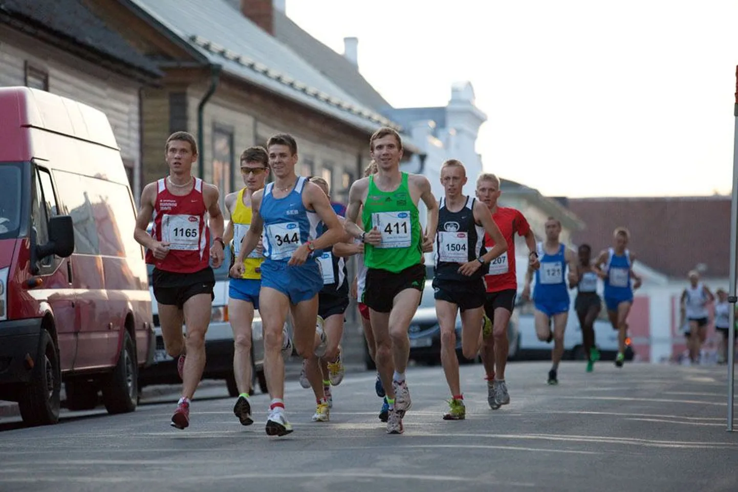 Ööjooks Rakvere tänavatel.