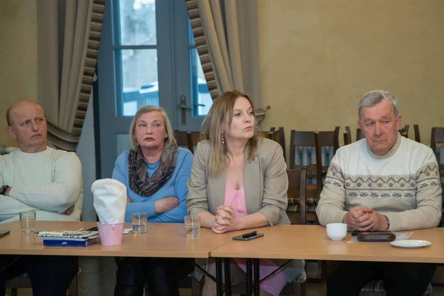 Kairi Kärnerist (paremalt teine) sai sel nädalal Viljandi vallavolikogu eksliige, sest tema elukoha kontrollimisel selgus, et ta on juba poolteist aastat olnud Tallinna kodanik.