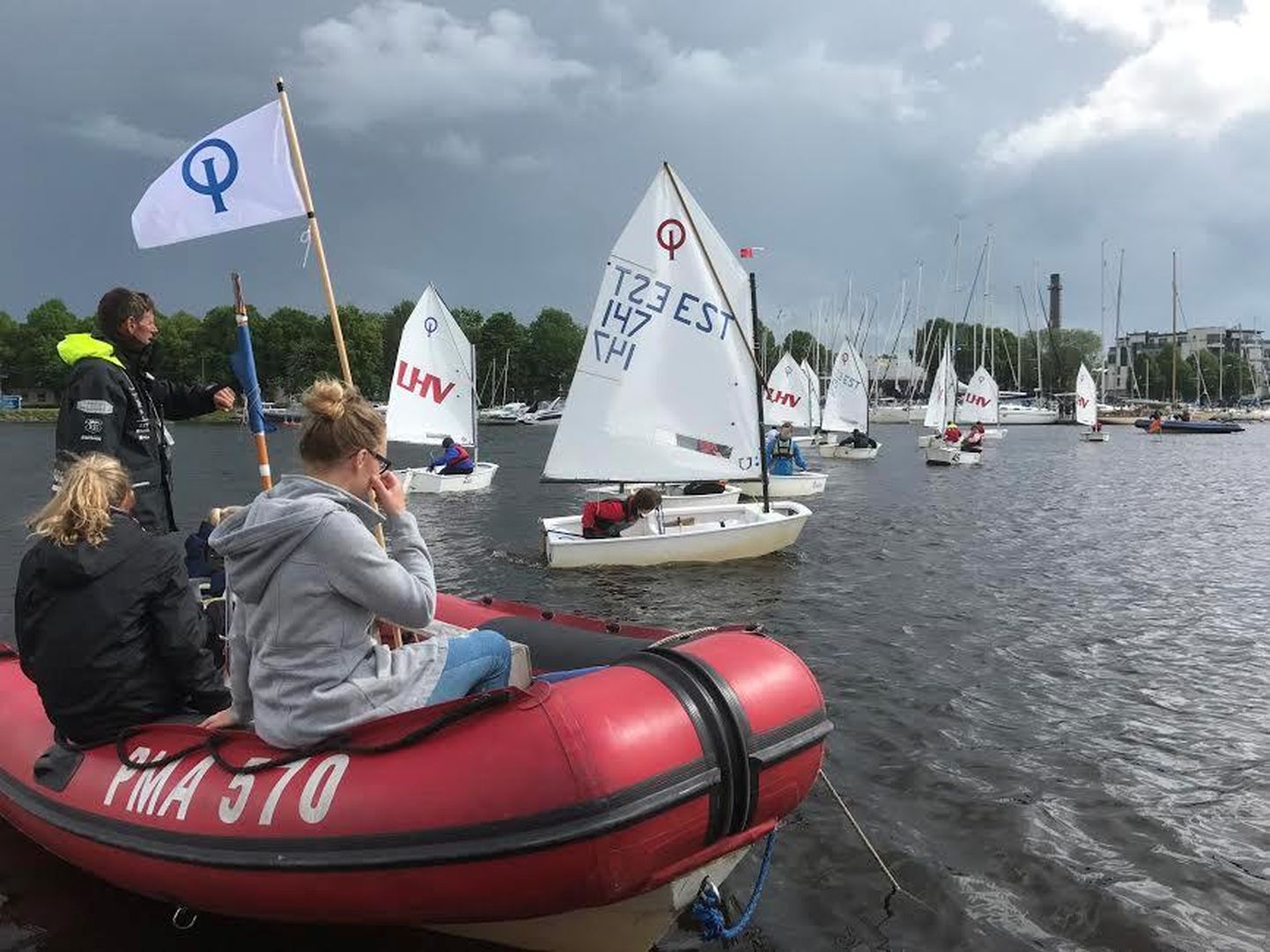 Noorpurjetajate LHV karikasarja esimesel etapil võistles Pärnu jõel 30 roolimeest ja esindatud oli neli jahtklubi.