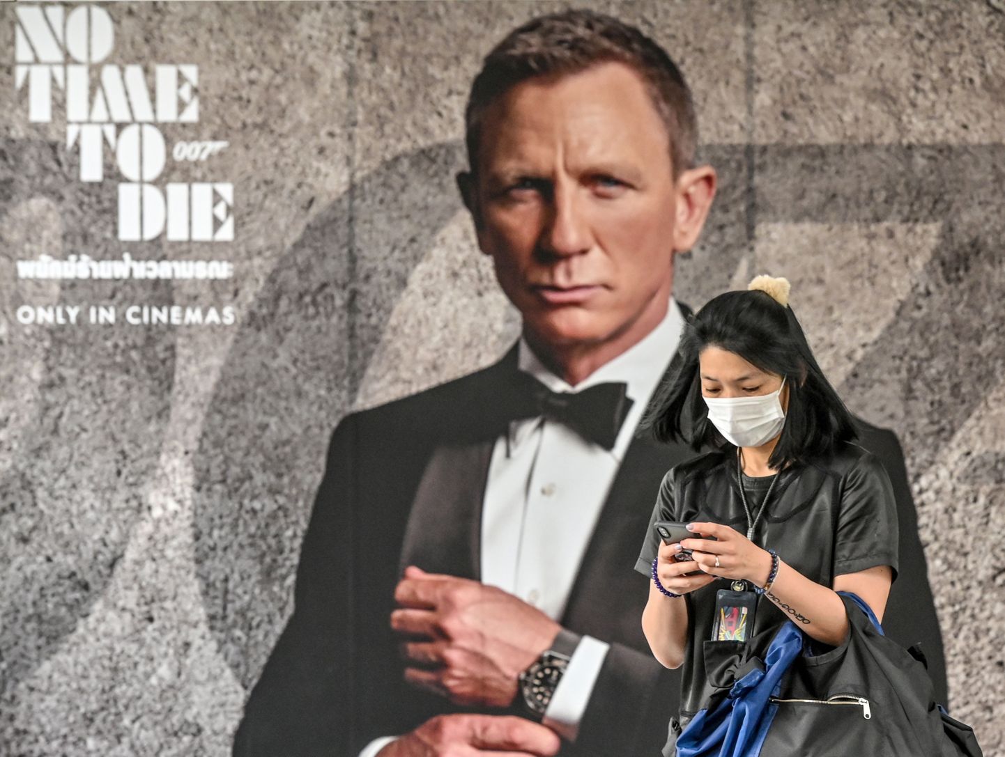 Uue Bondi-filmi plakat Bangkokis