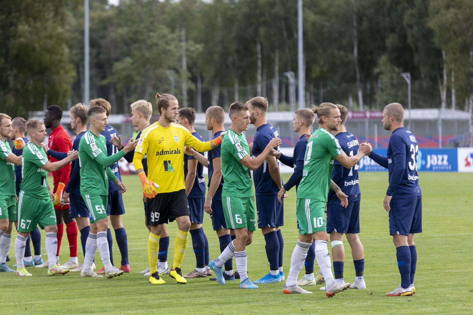Tallinna FCI Levadia mängijad (rohelistes särkides).