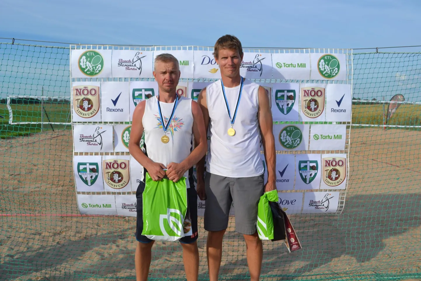 Viljandi edukaimaks mängijaks osutus koos Kurmo Annusega Eesti meistritiitli võitnud Ott Ahonen (vasakul) Fellini tenniseklubist. See oli talle juba kuues kord meistriks tulla.