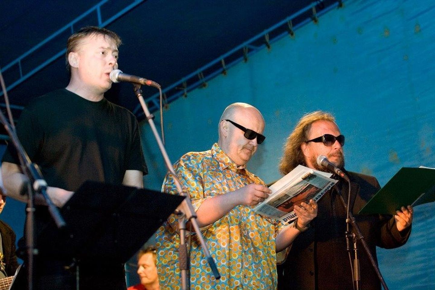 Muusika sidus sõpru kontserdil “100% Eesti. 100% Rakvere”, mis toimus juunis 2008. Laval musitseerivad üheskoos (vasakult) Jaanus Nurmoja, Tarvo Krall ja Neeme Plutus.