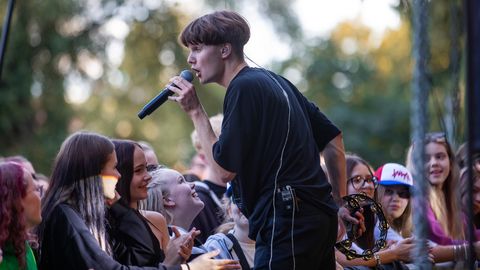 SUVE RÄMMAR! ⟩ Tallinnas Tuvi pargis korraldati noorte suvekontsert: vaata, mis kohapeal toimus