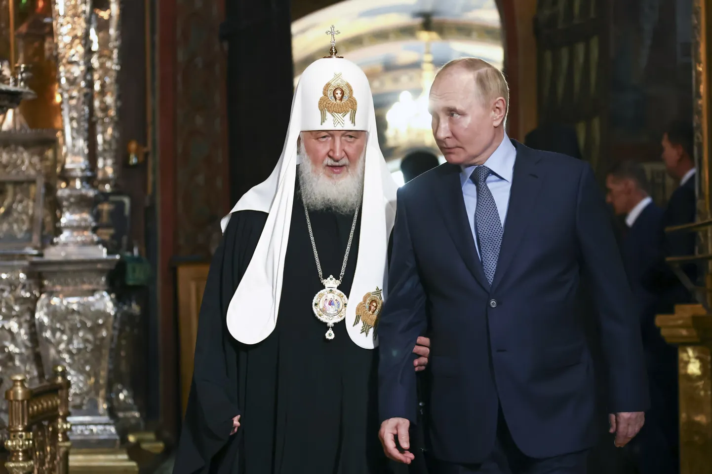Patriarh Kirill peab endisi liiduvabariike vaimselt Venemaa osaks. Vasakul Kirill ja paremal VF president Vladimir Putin.
