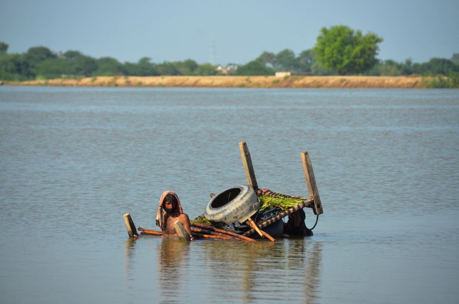 Plūdi Pakistānā ievērojami apgrūtinās centienus nogādāt pārtiku Afganistānā