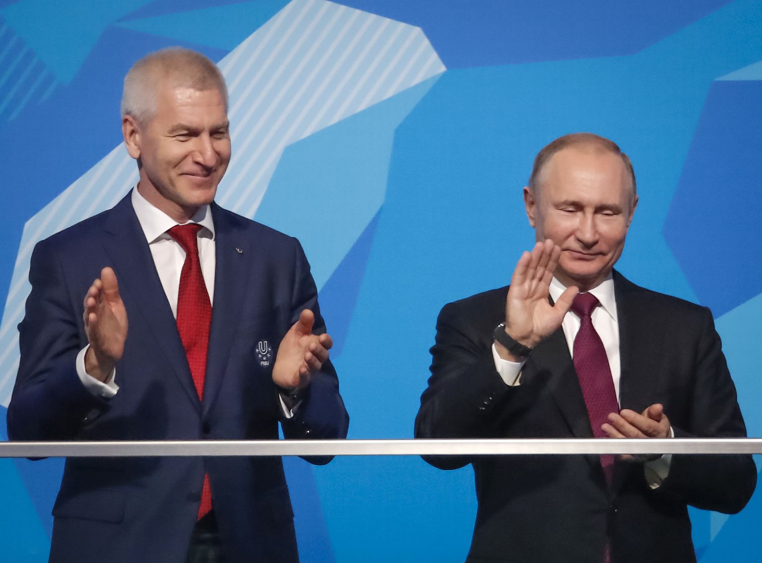 Venemaa spordiminister Oleg Matõtsin (vasakul) koos riigipea Vladimir Putiniga.