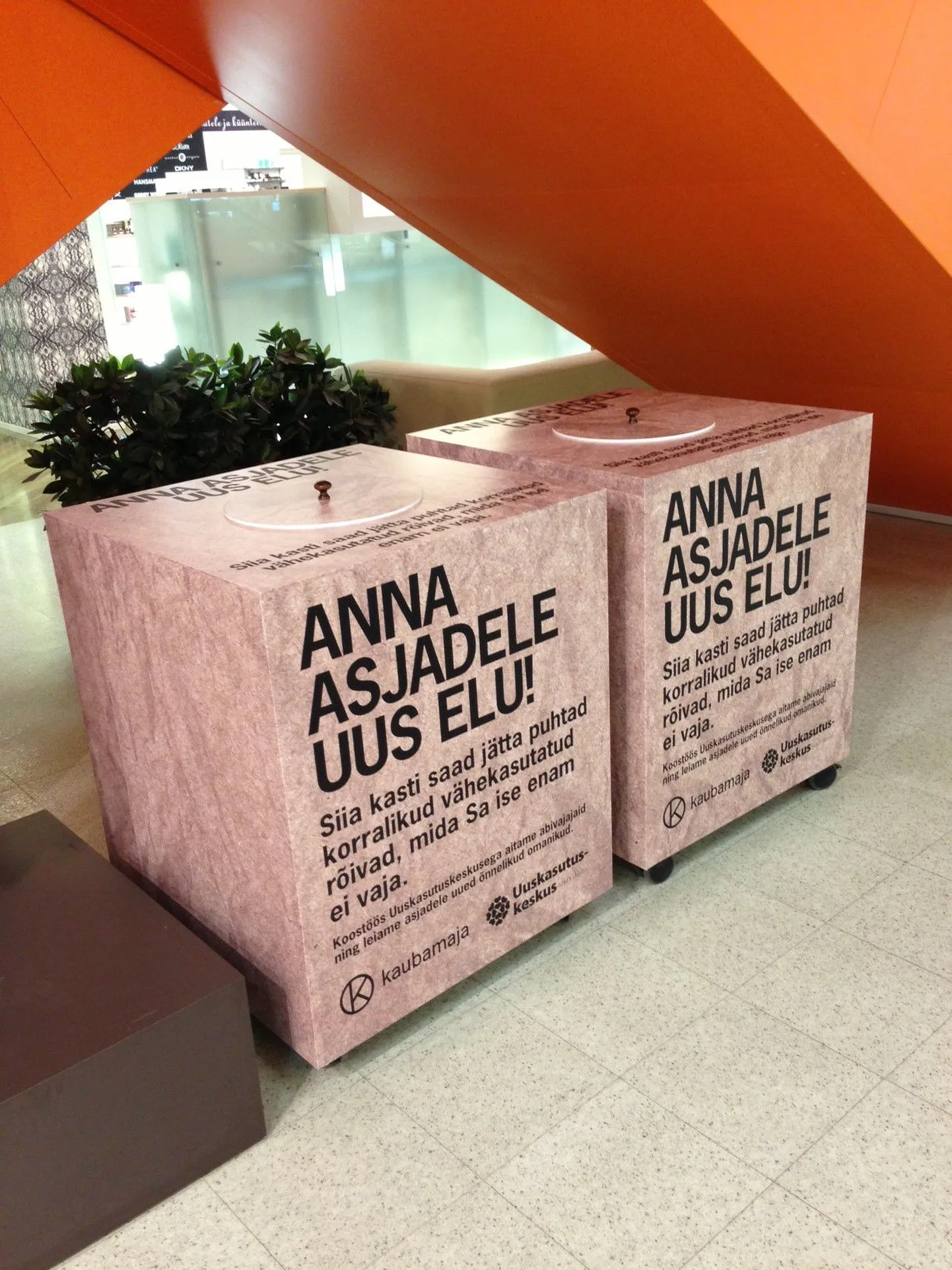 Kaubamaja avas püsiva kasutatud riiete kogumispunkti.