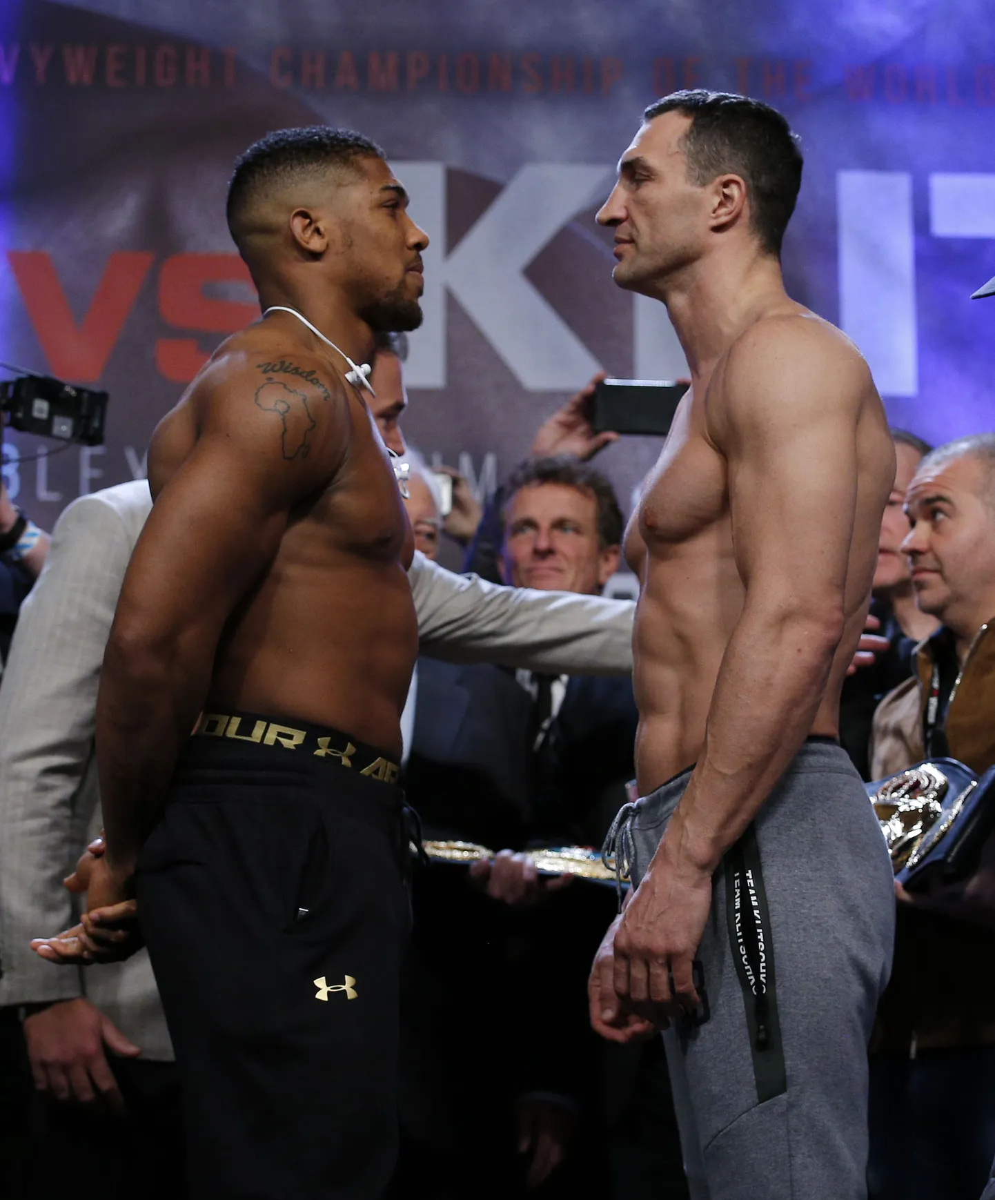 Anthony Joshua ja Vladimir Klitško matšieelne kaalumine.