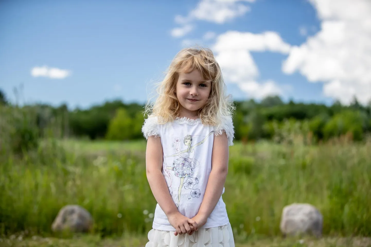 Viieaastane Emma tahaks laulupeol laulda täpselt kaare all.