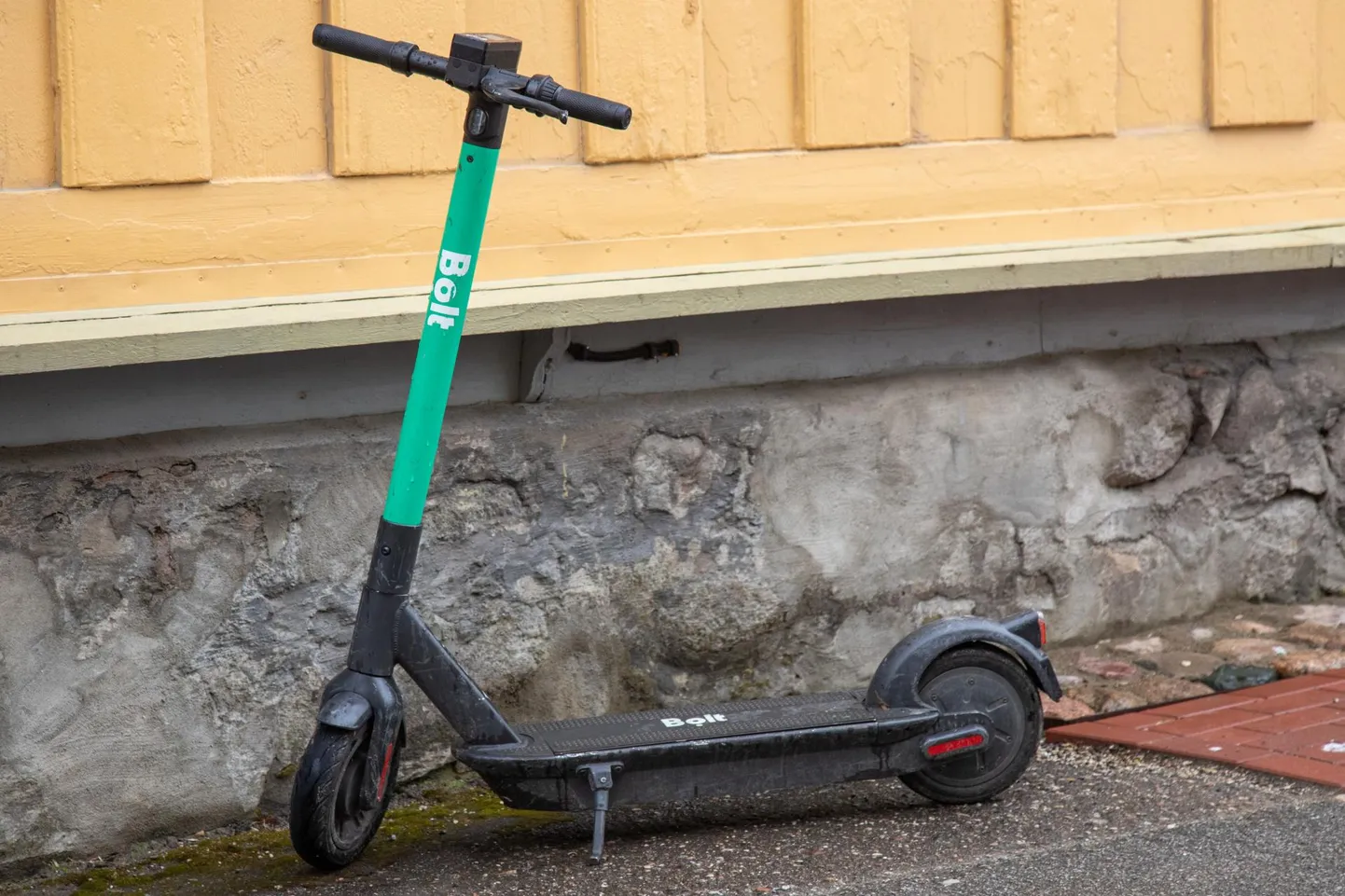 Tõukerattur toimetati Pärnu haiglasse.