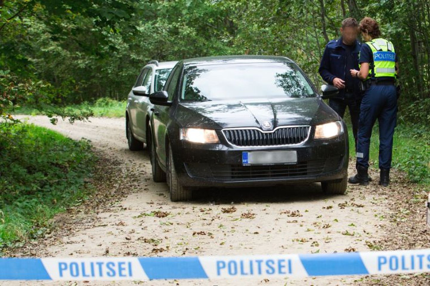 Eesti allilmaliidri Nikolai Tarankovi tapmispaik oli veel neljapäeva pärastlõunal lintidega eraldatud. Uurijad lahkusid alles pärast kella 14.