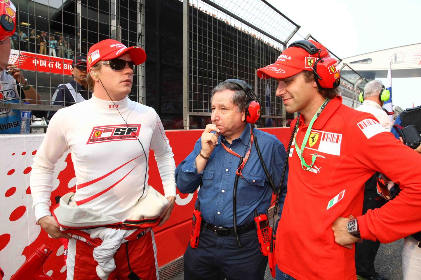 Jean Todt (keskel) töötas aastaid Ferraris. Nüüd peab ta FIA presidendina hea seisma, et võistkond sarjas liiga suuri eeliseid ei saaks.