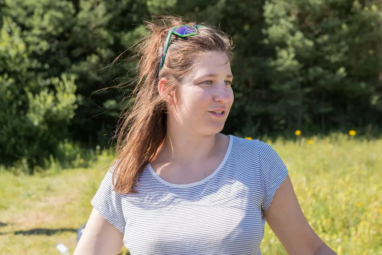 Ure kaevamistel abilisena osalev Southamptoni ülikooli arheoloogiatudeng Isabella Glušauskaite.