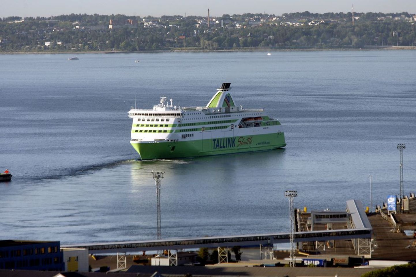 Tallinna ja Helsingi vahet sõitev laev.