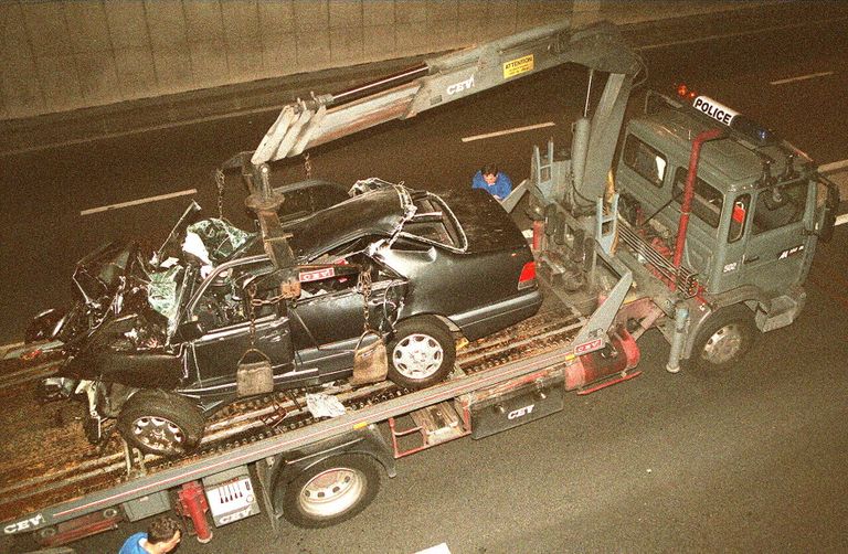 Printsess Diana auto peale avariid Pariisis, 31. august 1997.