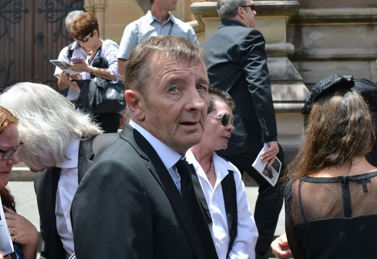 Täna toimus Austraalias Sydneys ansambli AC/DC kitarristi Malcolm Youngi matus