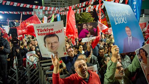 Erdoğani-kriitikust Istanbuli linnapead võib oodata sajandeid vangistust