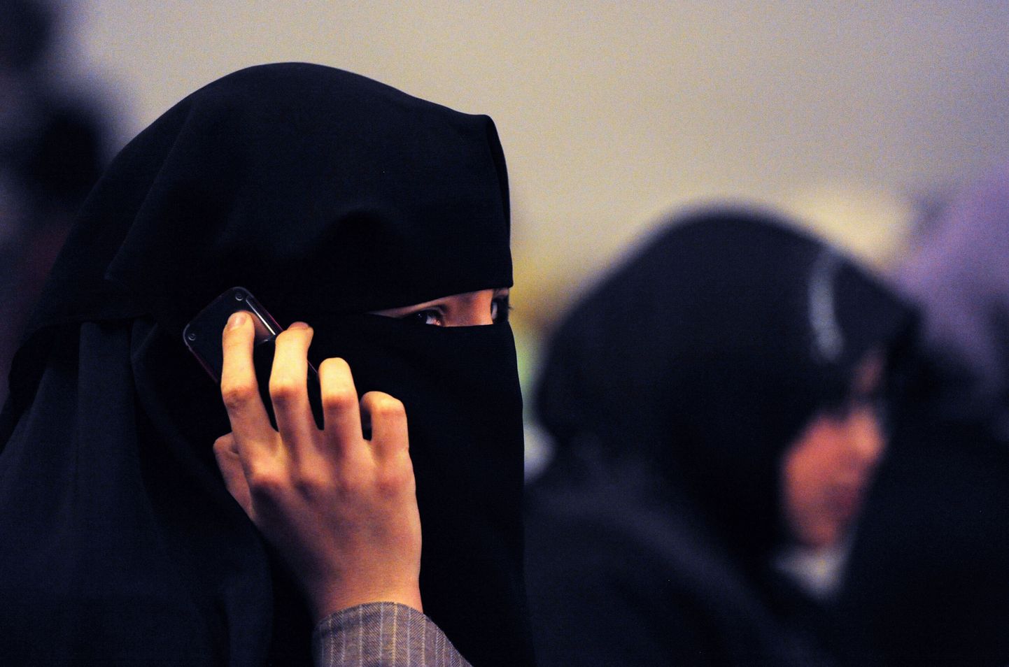 Burkat kandev naine