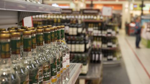 Месяц с момента введения ограничений на продажу алкоголя. Привыкли ли покупатели?