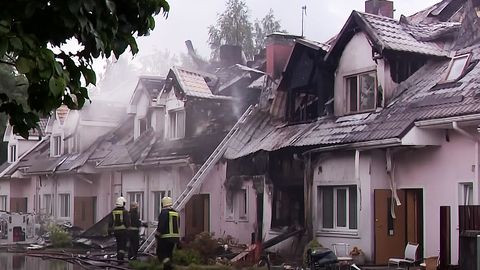 Salaspilī izmeklē nāvējošo ugunsgrēku rindu mājā