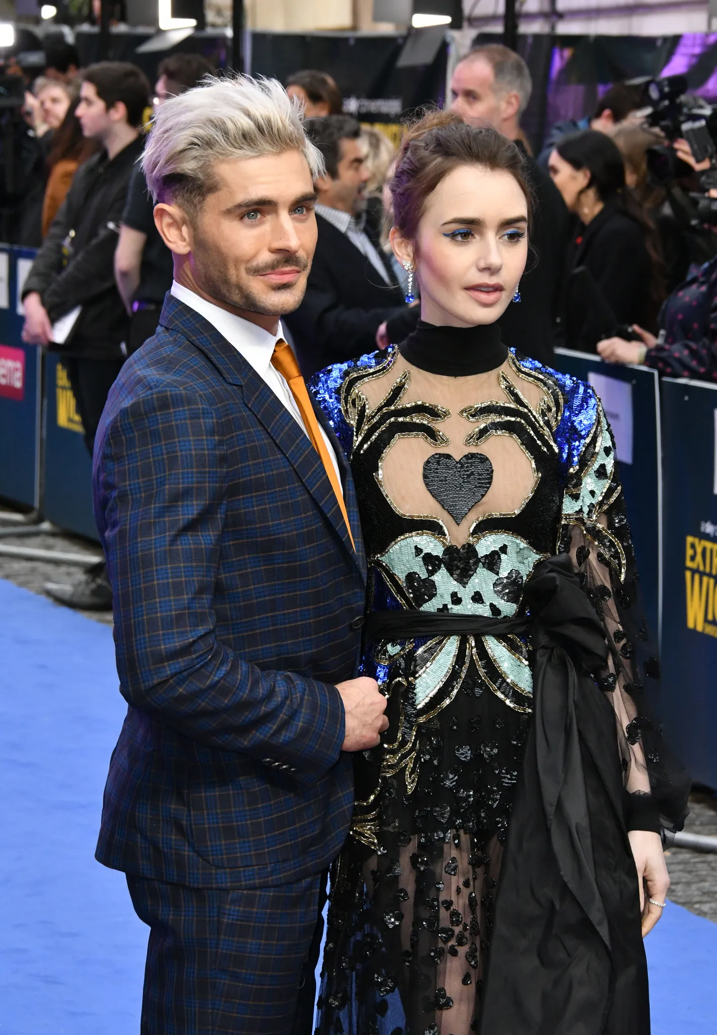 Peaosatäitjad Zac Efron ja Lily Collins filmi «Äärmiselt nurjatu, uskumatult õel ja jõle» esilinastusel