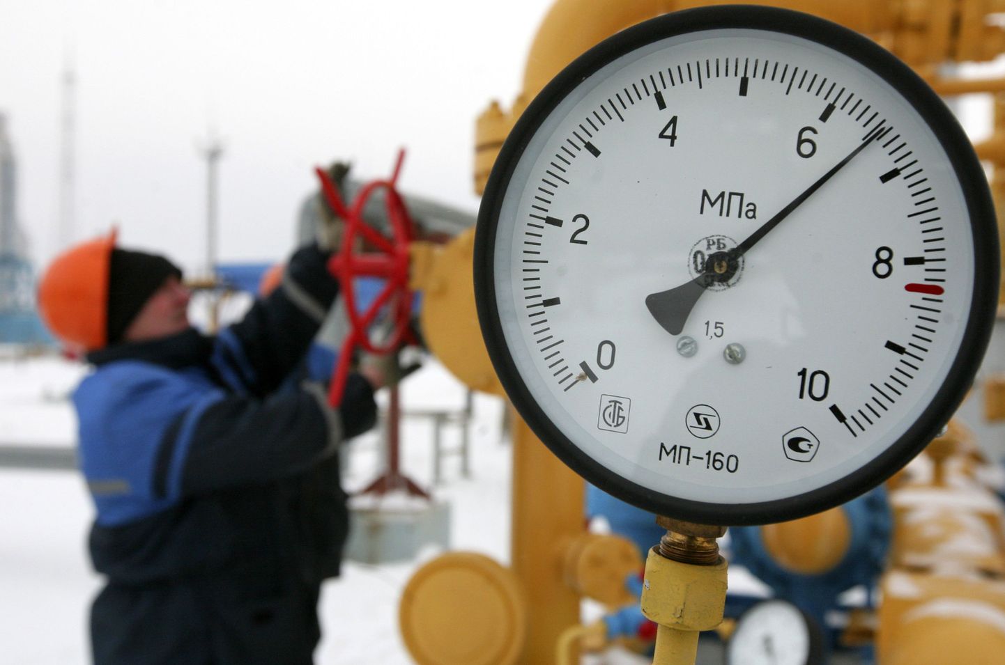 Gazpromi teatel allkirjastas Ukraina delegatsioon lepingu, mis lubab pumbajaamadesse rahvusvahelised vaatlejad.