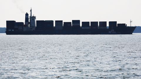 Irāna sola neatvērt Hormuza šaurumu, kamēr ASV turpina bloķēt tās ostas