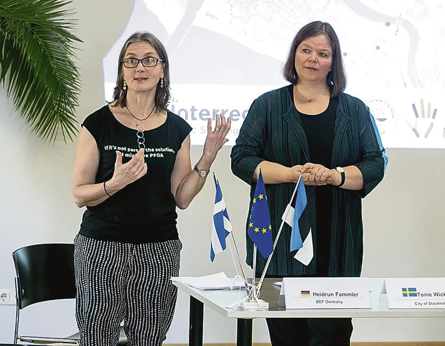 Projektijuht Tonie Wickman (paremal) ja tema asetäitja Heidrun Fammler tutvustavad uuringu tulemusi.