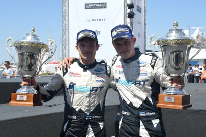 Martin Järveoja (vasakul) ja Ott Tänak 2017. aastal Sardiinia MM-rallil, kui võitsid Fordi meeskonnaga oma esimese MM-etapi.