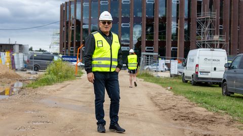 Gross käis helikopteriga spaahotelli ehitust uudistamas: kõik liigub õiges suunas
