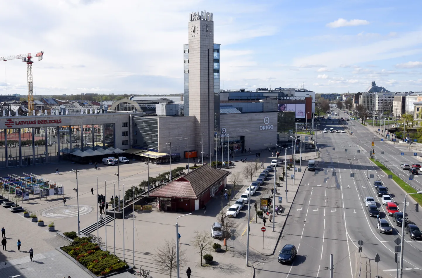 Stacijas laukums.