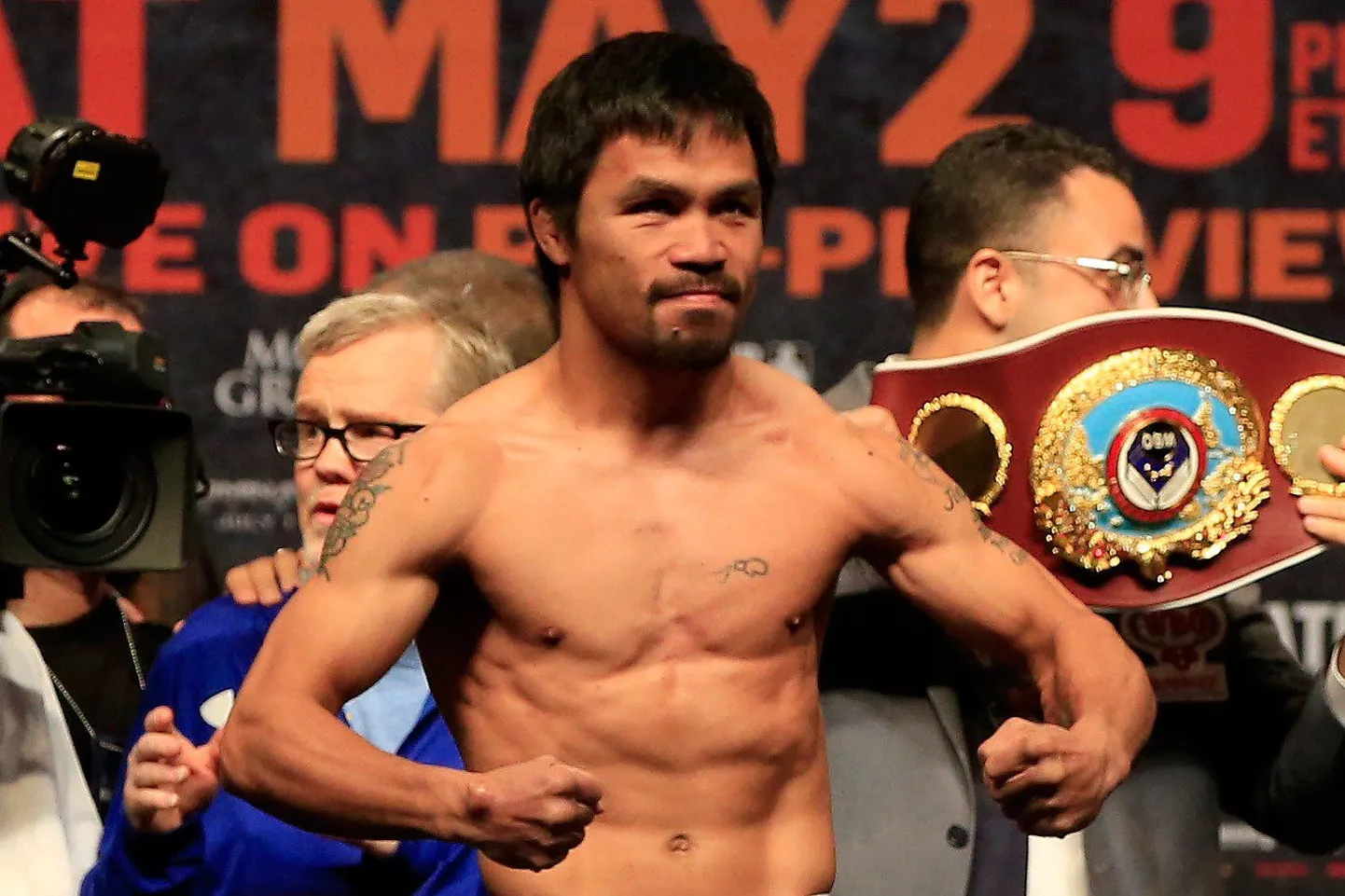 Eesti aja järgi ööl vastu pühapäeva peetakse Las Vegases oodatud poksimatš, kus kergkeskkaalus lähevad vastamisi ameeriklane Floyd Mayweather jr ja filipiinlane Manny Pacquiao. Eile toimus Las Vegases ka matši ametlik kaalumine. Kaalumist oli vaatamas 11 500 inimest ning piletid kaalumisele maksid kuni 600 USA dollarit.