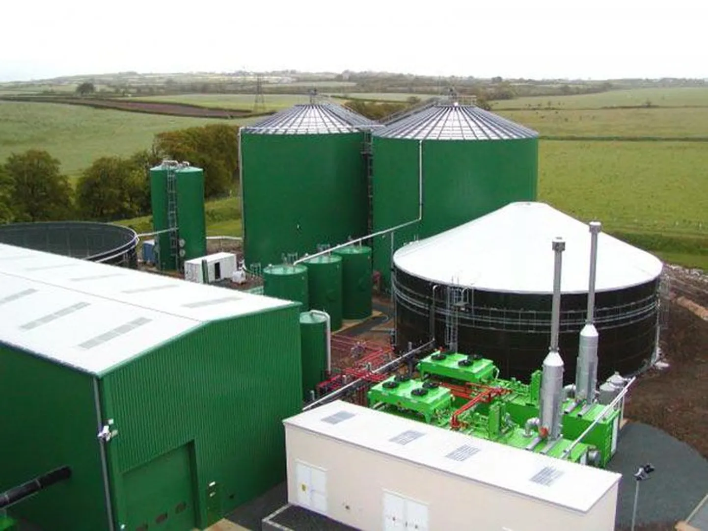 Sarnast biogaasijaama soovib OÜ Wiru Energiakeskus rajada ka Ebaverre, teoks võib see saada nelja aasta pärast.