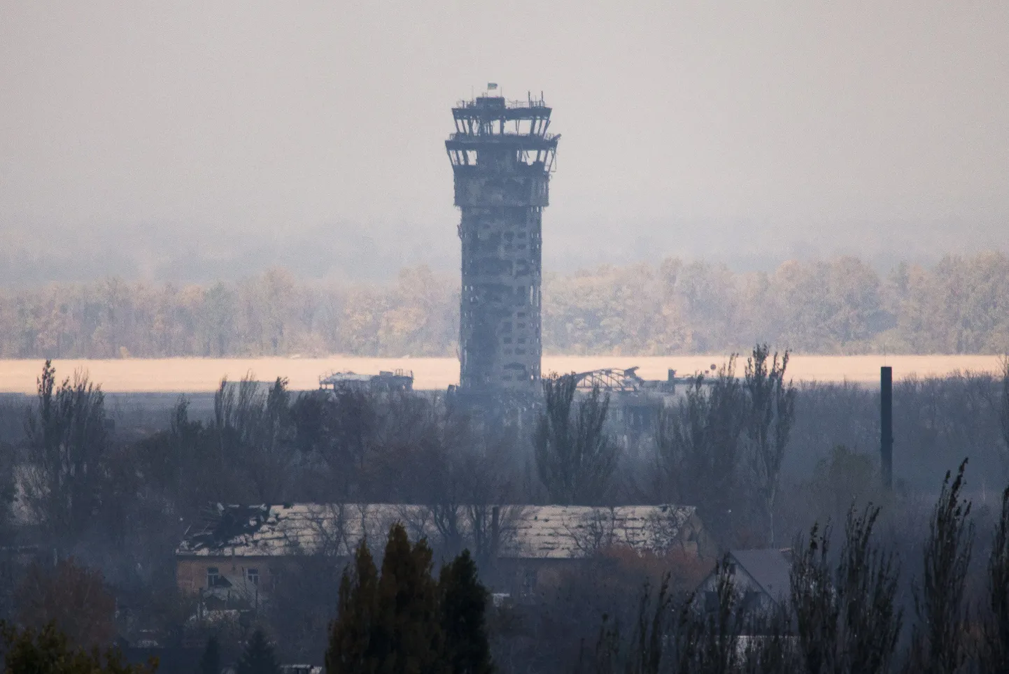 Donetski lennujaama lennujuhtimistorn.