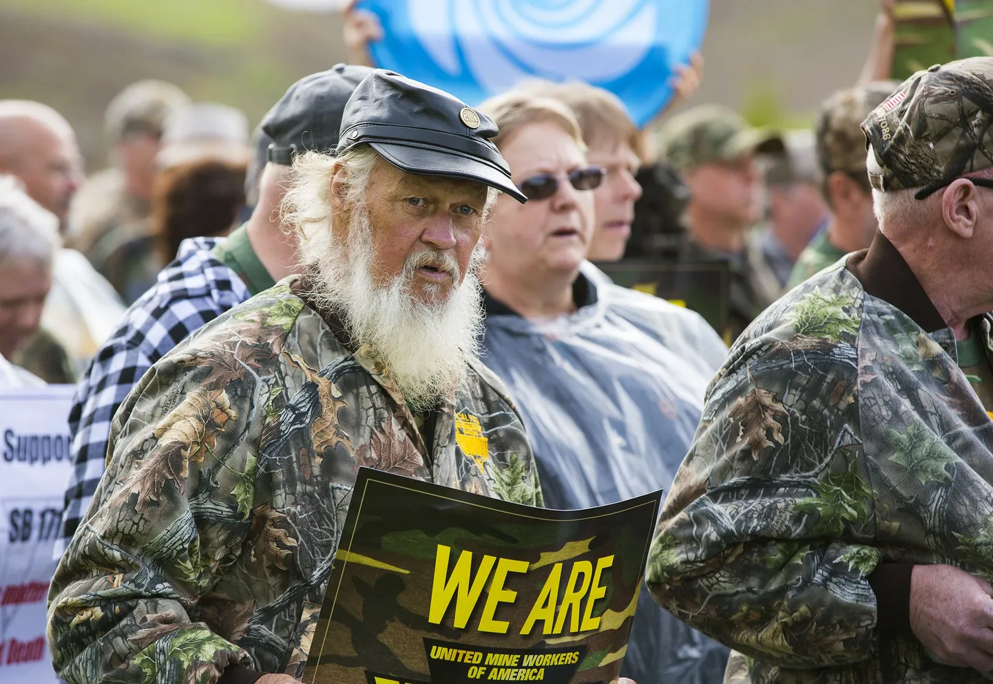 Pensionile jäänud kaevurite demonstratsioon Waynesburgi linnas USAs sotsiaaltagatiste säilitamiseks.