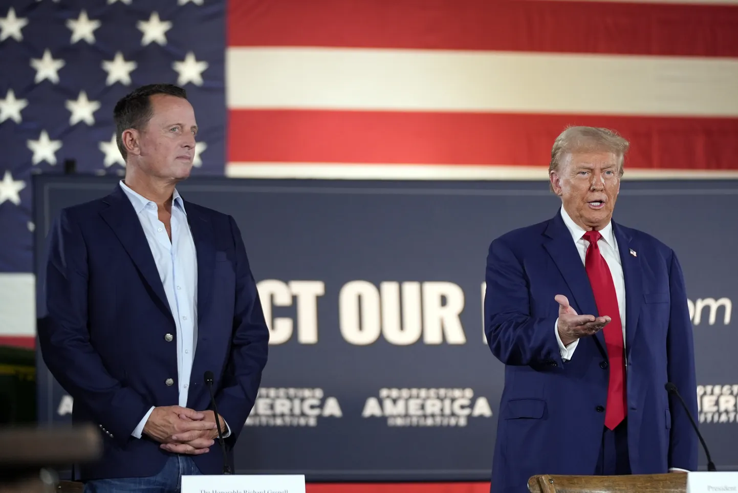 USA presidendiks valitud Donald Trump koos Richard Grenelliga valimisüritusel 23. septembril 2024. aastal.