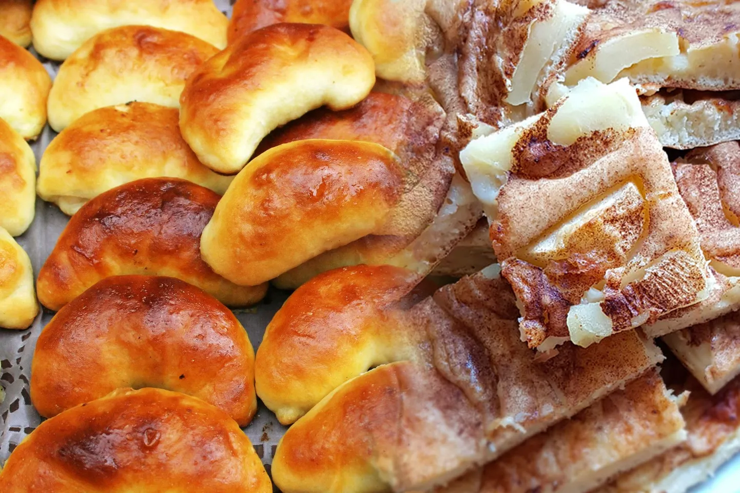 Pīrādziņi un plātsmaize.