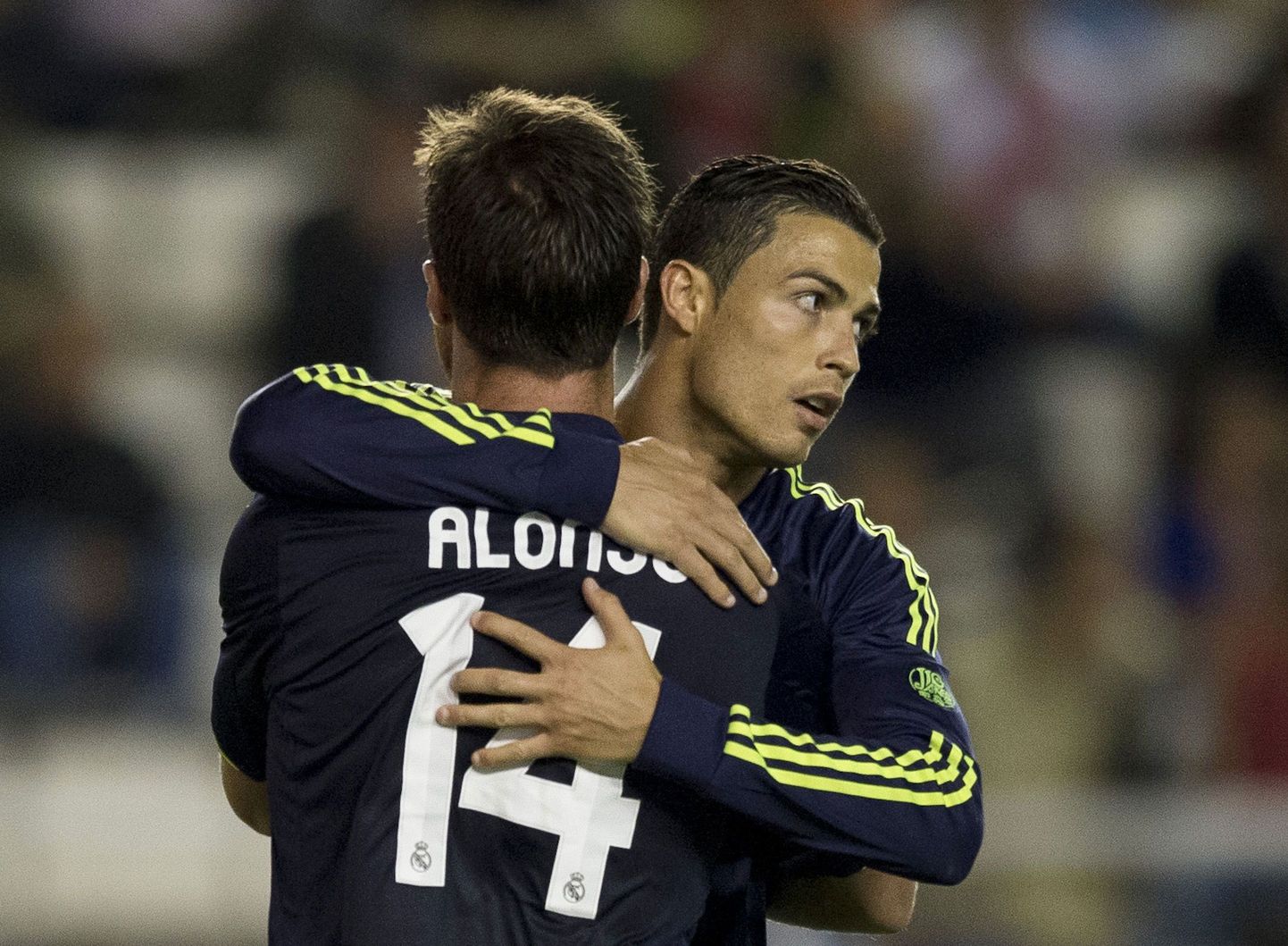 Väljaspool jalgpalliväljakut Xabi Alonso ja Cristiaano Ronaldo ei läbi.