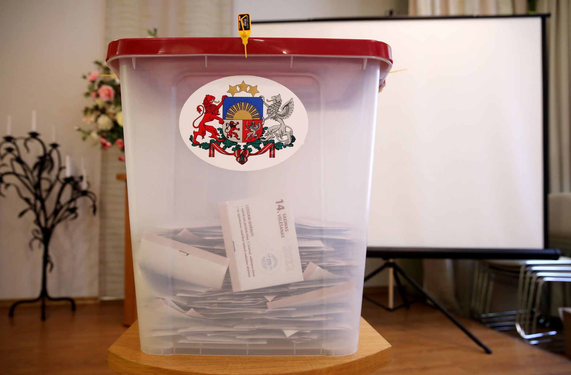 14. Saeimas vēlēšanas 775. vēlēšanu iecirknī Vangažu pilsētas pārvaldē. Ilustratīvs attēls.