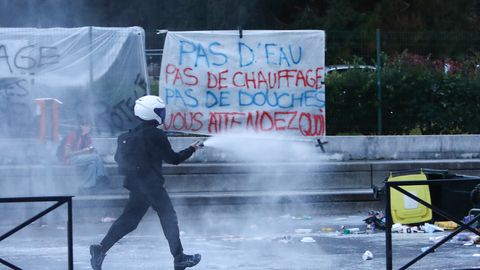 Prantsusmaal suleti protestide laienemise tõttu sadu koole